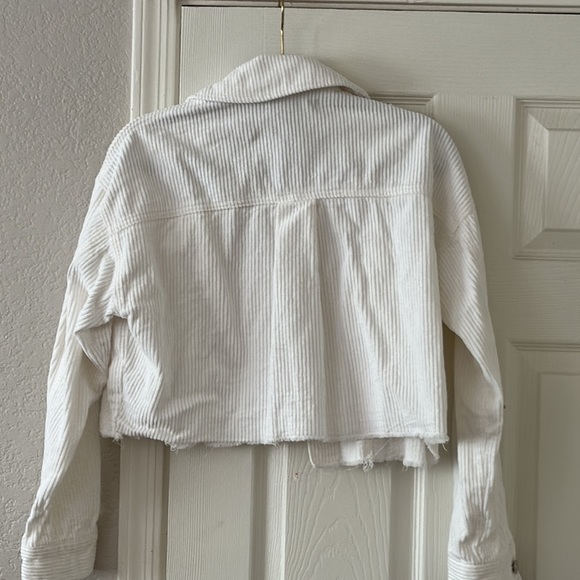 White corduroy forever 21 cropped jacket. Never worn just washed. Needs ironing - Picture 3 of 3